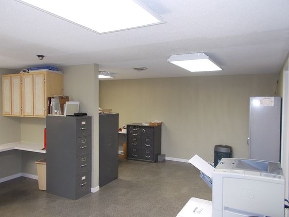 975 W Jackson St, Marshall, MO 65340